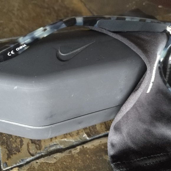 Nike Achieve Grey Tortoise/Black Sunglasses - Picture 6 of 7